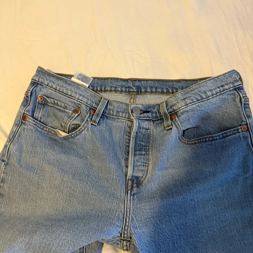 VINTAGE Levi's womens Straight Jeans in Light Blue
